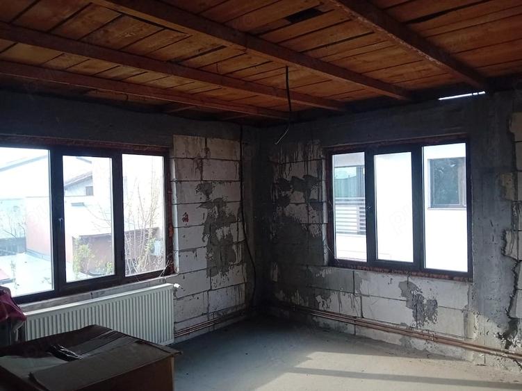 Casă cu Teren 220 Mp în Rahova
