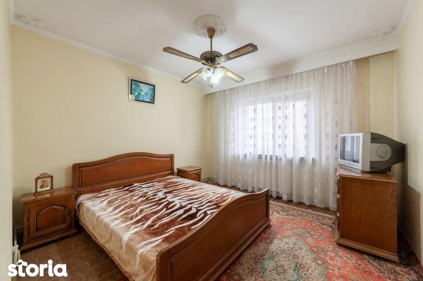Apartament cu 3 camere decomandat în Central
