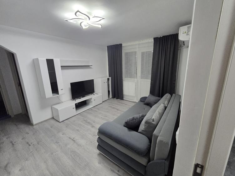 Apartament cu 3 camere nedecomandat în Politehnica