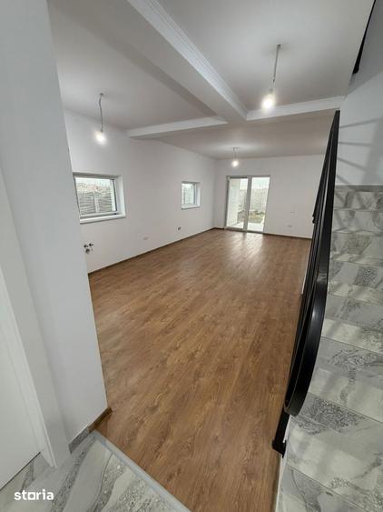 Casă cu 4 camere cu Teren 350 Mp în Săcălaz