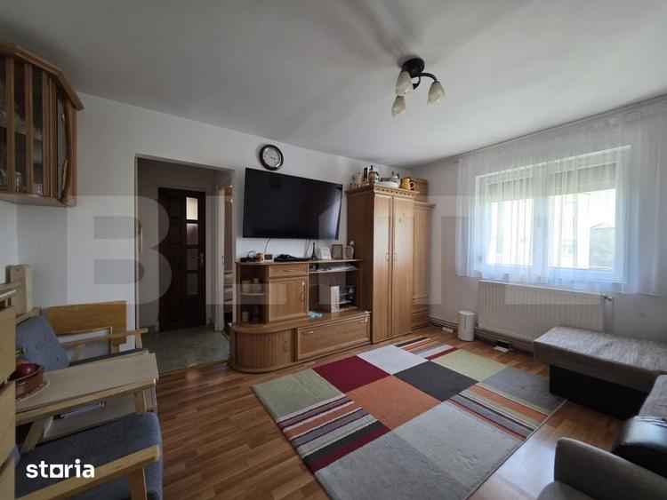Apartament cu 3 camere semidecomandat în Micro 14