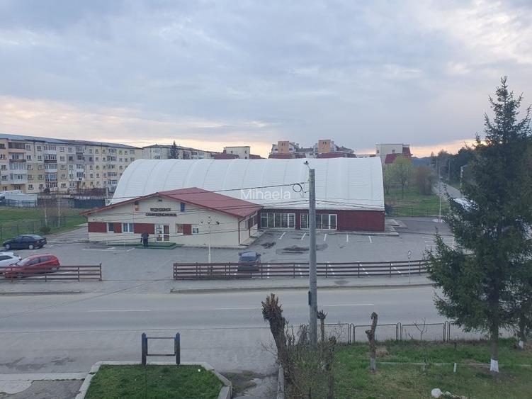 Inchiriez apartament spatios