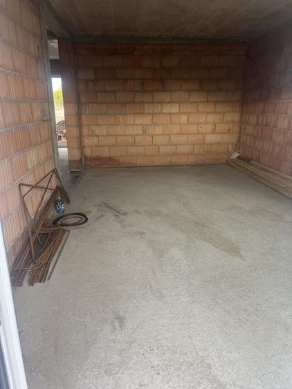 Casă cu 3 camere în Cornești