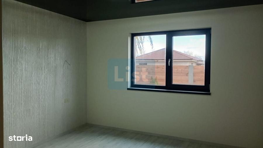 Casă cu 3 camere în Movileni