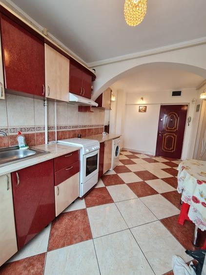 Apartament cu 2 camere semidecomandat, mobilat în Faleză