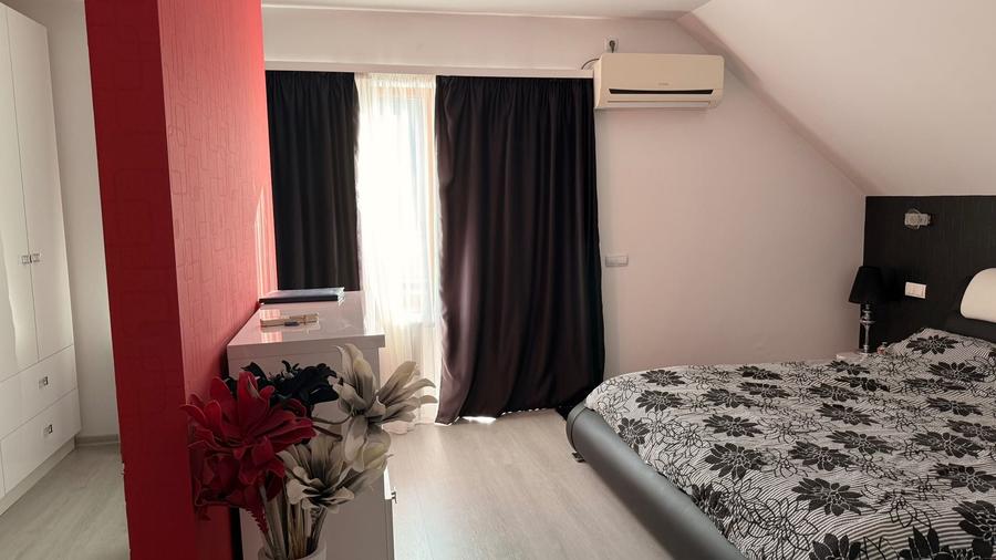 Casă cu 4 camere în Central