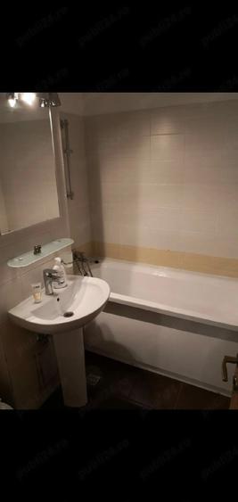 Apartament cu 3 camere decomandat, mobilat în Vitan