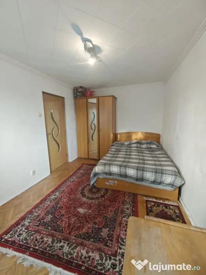 Apartament cu 2 camere semidecomandat în Săsar