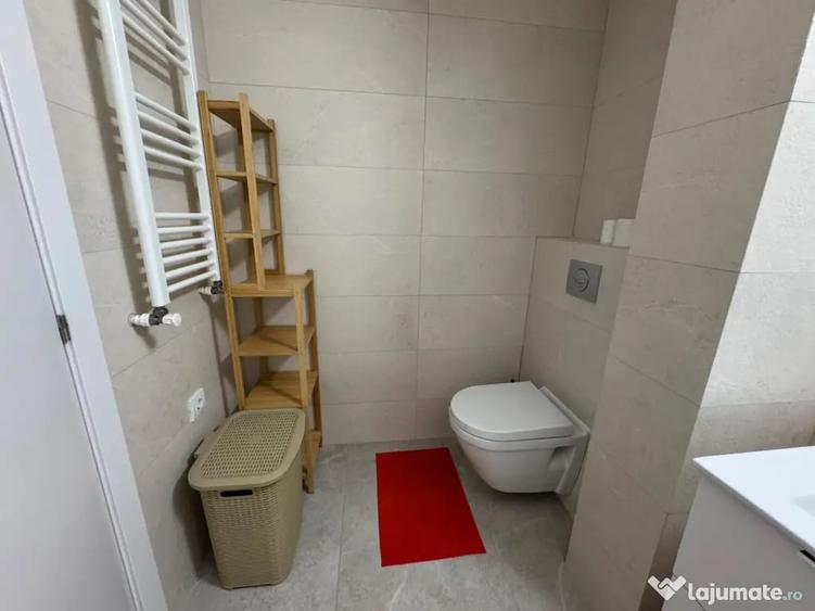 Apartament cu 2 camere decomandat în Păcii
