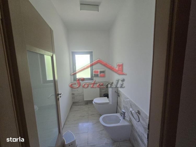 Casă cu 4 camere cu Teren 3300 Mp în Cornu