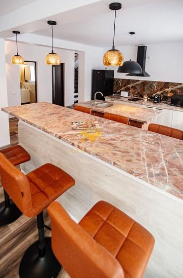 Hotel/Pensiune, de 145.69999694824 mp, în Est