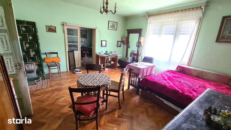 Casă cu 2 camere cu Teren 884 Mp în Pârneava