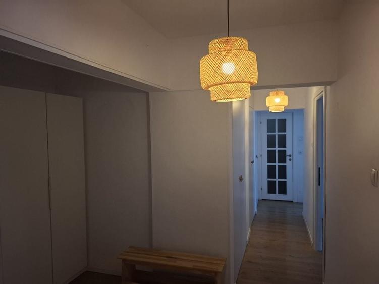Apartament cu 3 camere decomandat în Titulescu