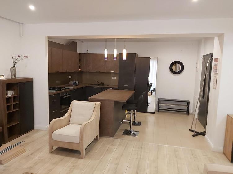 Apartament cu 2 camere semidecomandat în Sisești