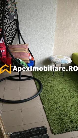 Apartament cu 3 camere semidecomandat în Grivița