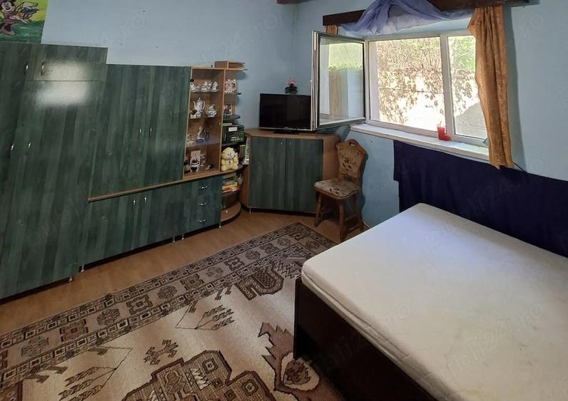 Casă cu 4 camere cu Teren 2000 Mp în Viștea