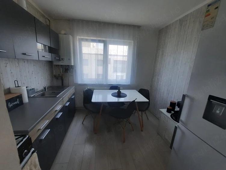 Apartament cu 2 camere semidecomandat în Micro 16