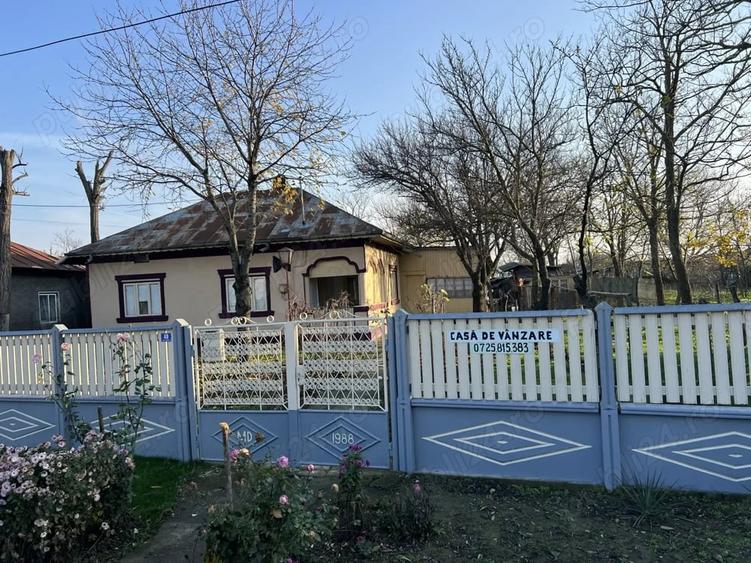 Casă cu 6 camere cu Teren 900 Mp în Ulmeni