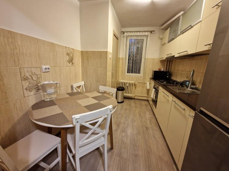Apartament cu 3 camere decomandat, mobilat în Gheorgheni