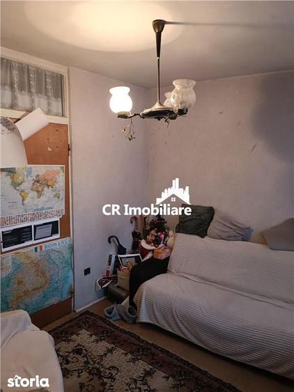Apartament cu 3 camere semidecomandat în Dristor
