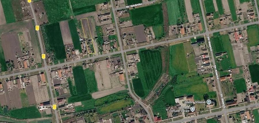 Casă cu 5 camere cu Teren 2100 Mp în Central