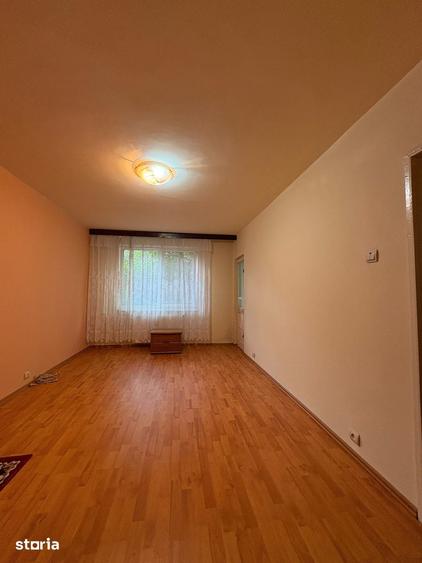 Apartament cu 2 camere decomandat în Crângași
