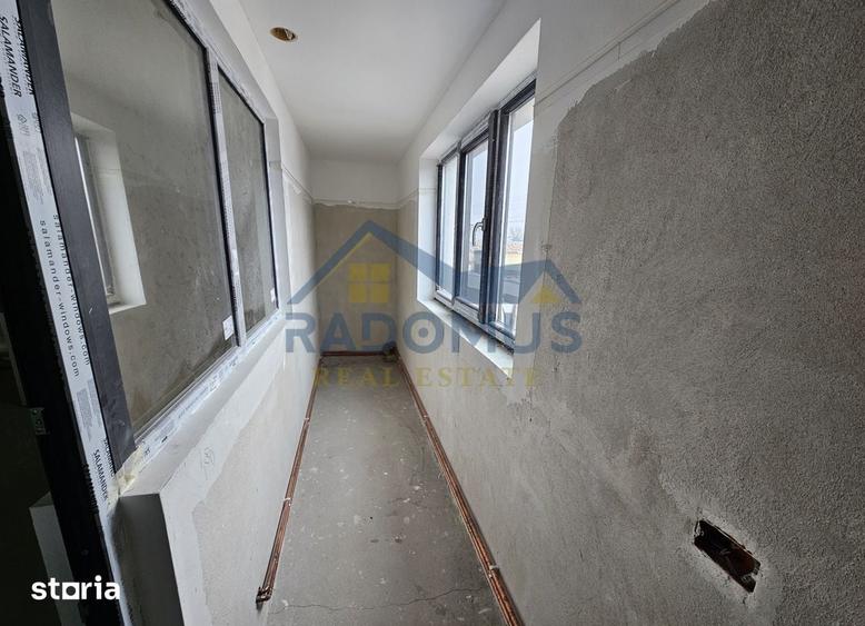 Casă cu 8 camere cu Teren 600 Mp în Central