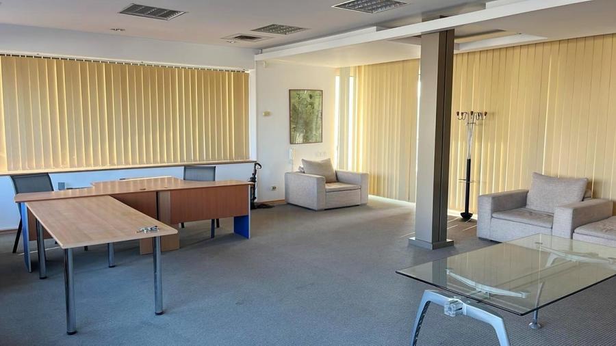 Spațiu comercial, de 85 mp, în Balotești