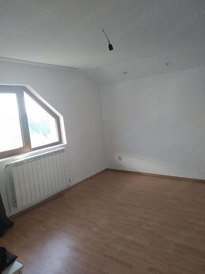 Casă cu 5 camere cu Teren 1000 Mp în Miroslava