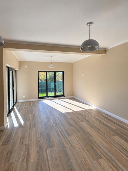 Duplex cu 5 camere cu Canalizare în Covaci