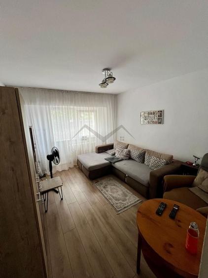 Apartament cu 3 camere decomandat în Cug