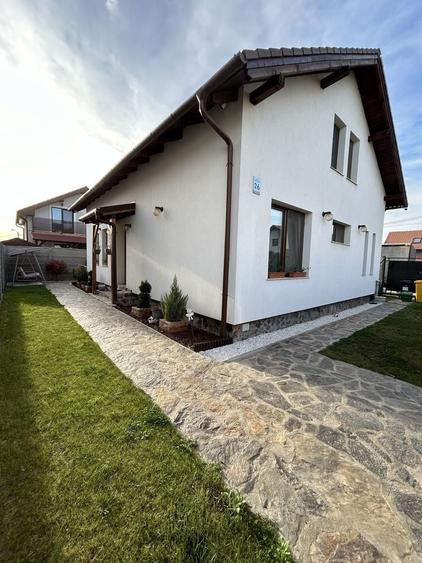 Casă cu 4 camere în Central