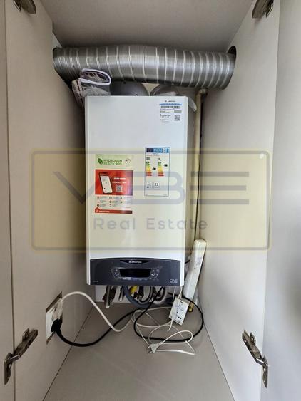 Apartament cu 4 camere decomandat, mobilat în Central