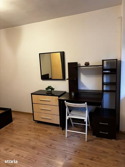Apartament cu 2 camere semidecomandat, mobilat în Centrul Istoric