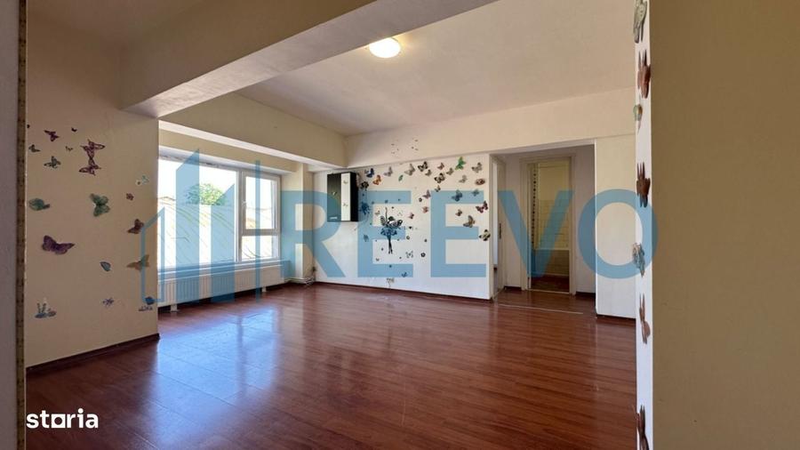 Apartament cu 2 camere semidecomandat în Podei