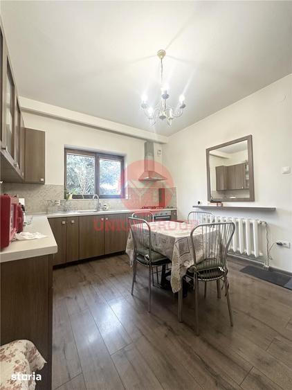 Casa Spatioasa cu Teren de 1000 mp | Poiana - 13