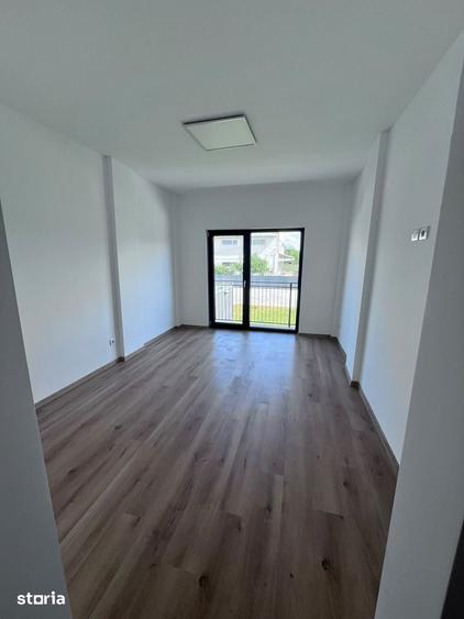 Spațiu comercial, de 28 mp, în Străulești