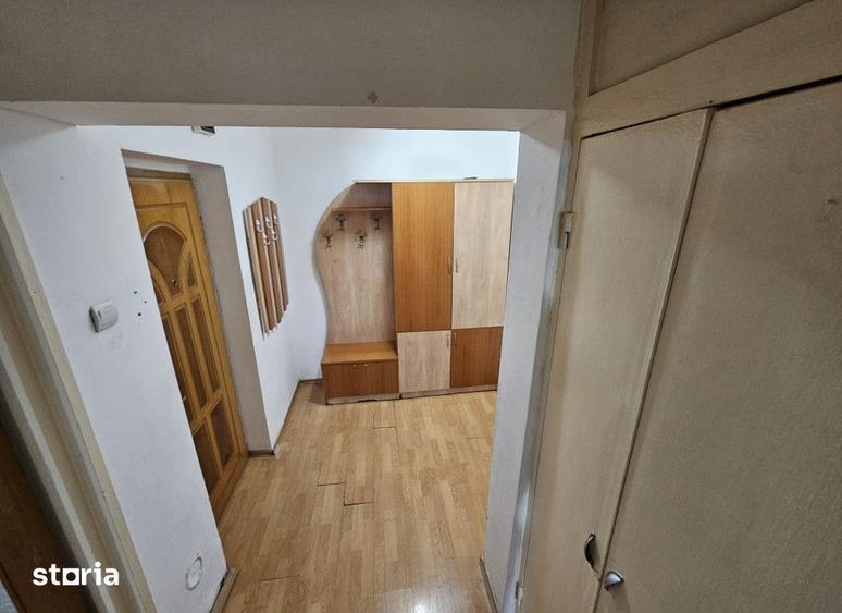 Apartament cu 3 camere, mobilat în Dacia