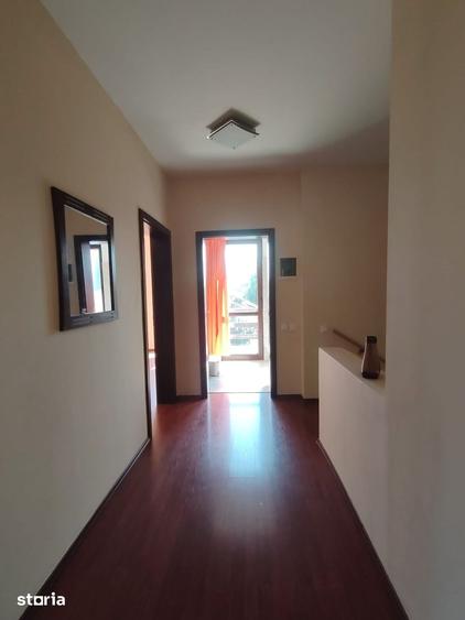 Casă cu 5 camere cu Teren 505 Mp în Corbeanca