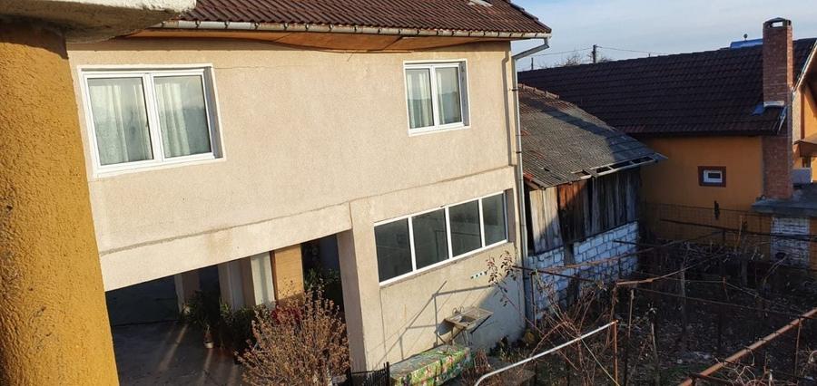 Casă individuală cu 6 camere cu Canalizare în Bâlta