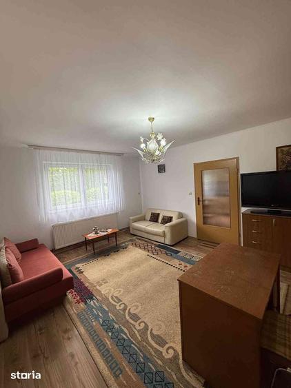 Casă cu 8 camere cu Teren 1400 Mp în Ultracentral
