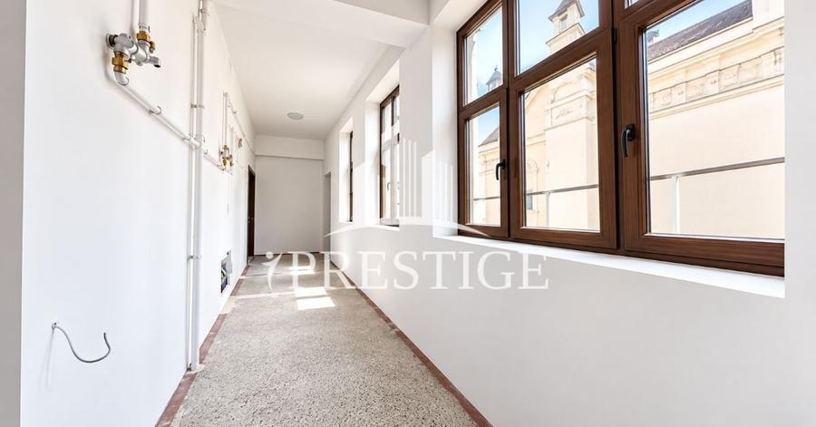 Apartament cu 3 camere decomandat în Ultracentral