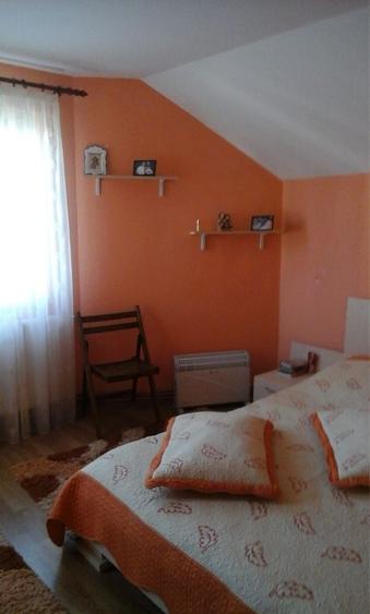 Casă cu 4 camere în Central