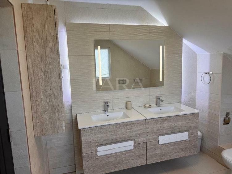 Casă individuală cu 7 camere cu Canalizare în Andrei Mureșanu
