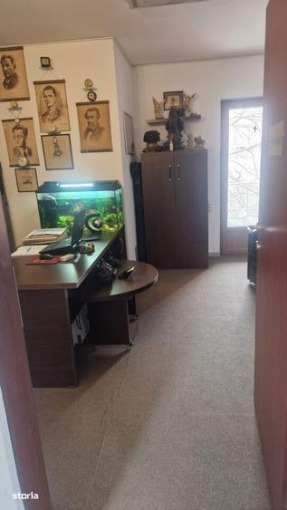 Spațiu comercial, de 50 mp, în Titan