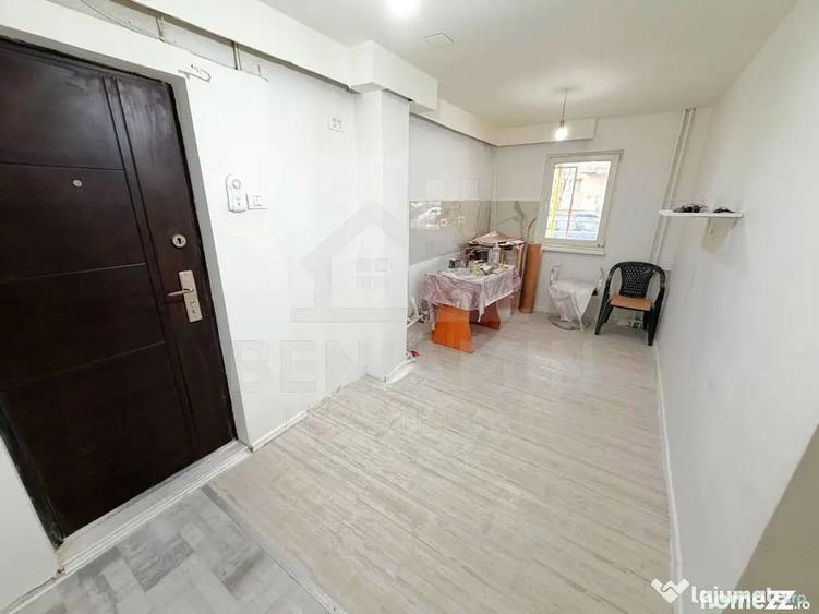 Apartament cu 4 camere decomandat în Valea Rosie