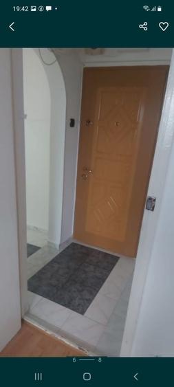 Apartament cu 3 camere semidecomandat în Rahova