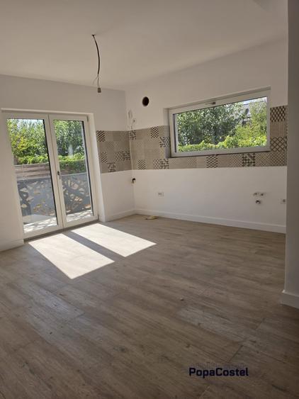 Duplex cu 4 camere cu Canalizare în Odăi