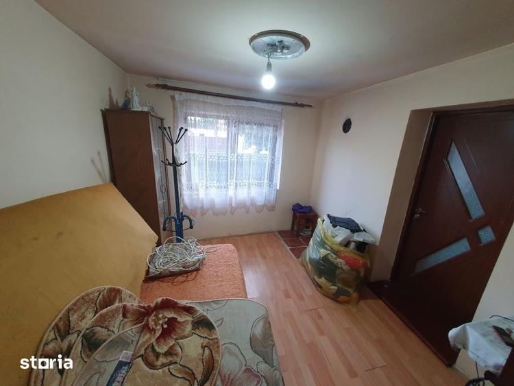 Casă cu 6 camere cu Teren 1200 Mp în Central
