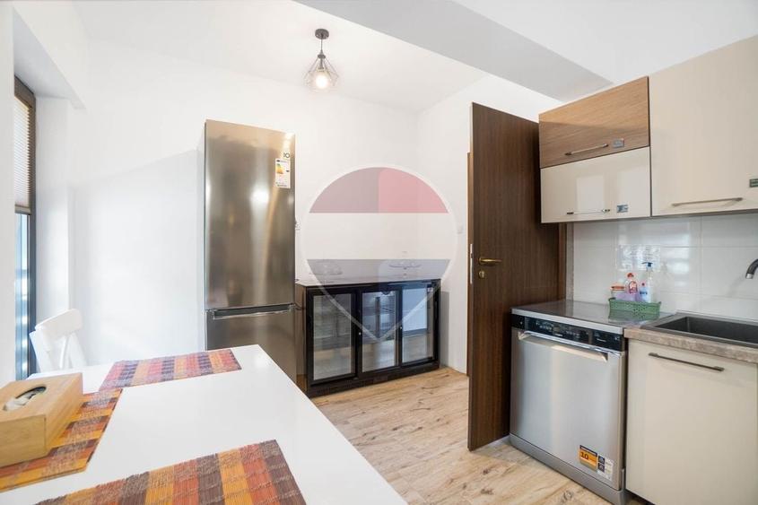 Casă individuală cu 10 camere cu Teren 947 Mp în Valea Alba